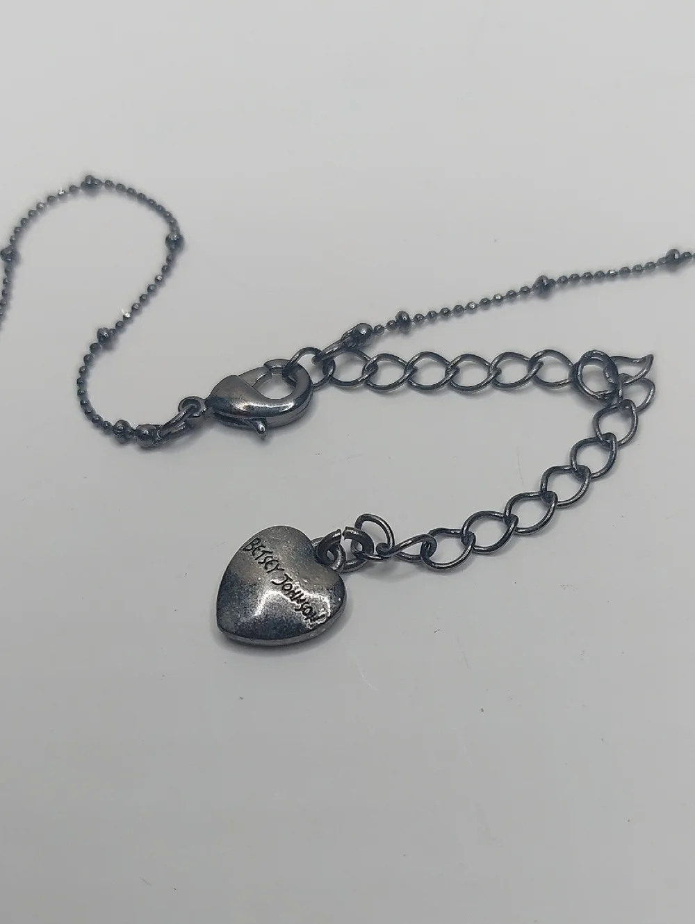 Betsey Johnson Kiss Me Sparkly Red Lips Dainty Gun Metal Chain Pendant Necklace